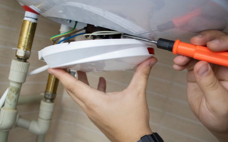 Bảo trì máy nước nóng Phạm Trang
