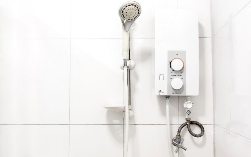 lắp đặt máy nước nóng tại Phạm Trang